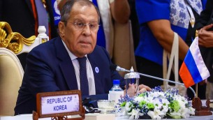 Ucraina, Lavrov: "Russia disposta a negoziare ma accordo deve essere inviolabile"