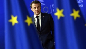 Ucraina, Macron: "Accordo Ue su 18 miliardi di aiuti a Kiev"
