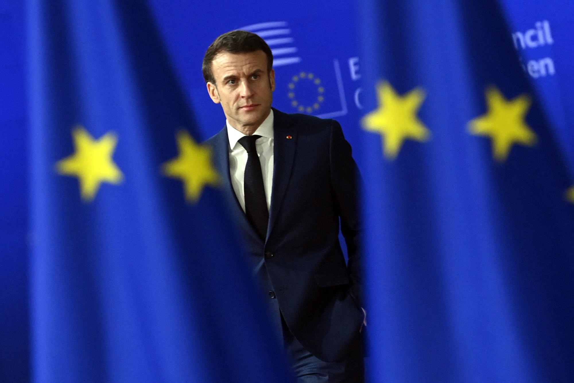 Ucraina, Macron: "Accordo Ue su 18 miliardi di aiuti a Kiev"