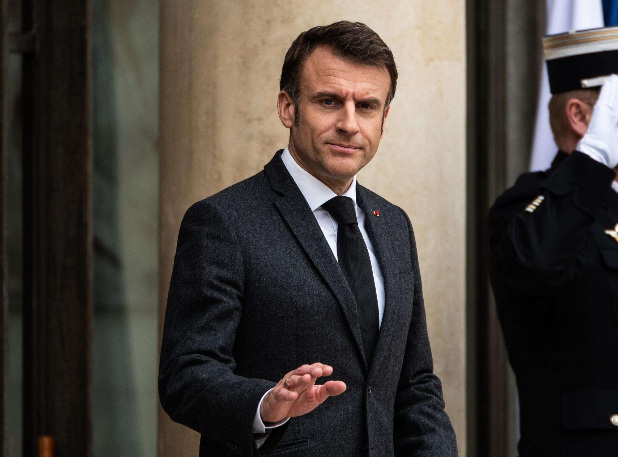 Ucraina, Macron non esclude invio truppe