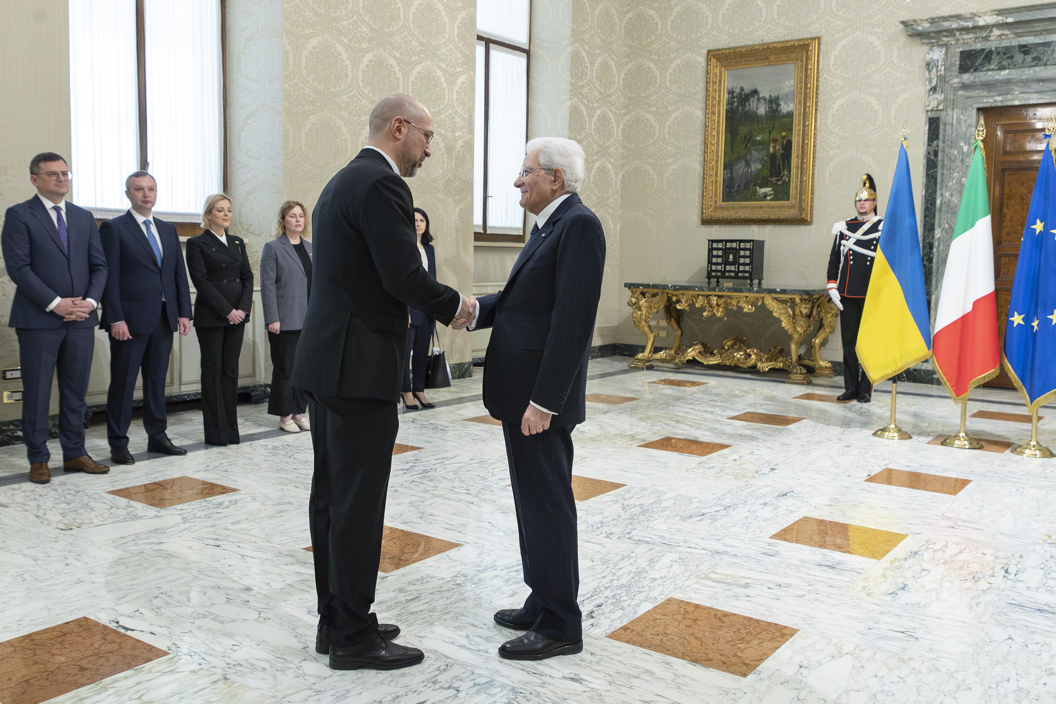 Ucraina, Mattarella: "Pace deve essere giusta"