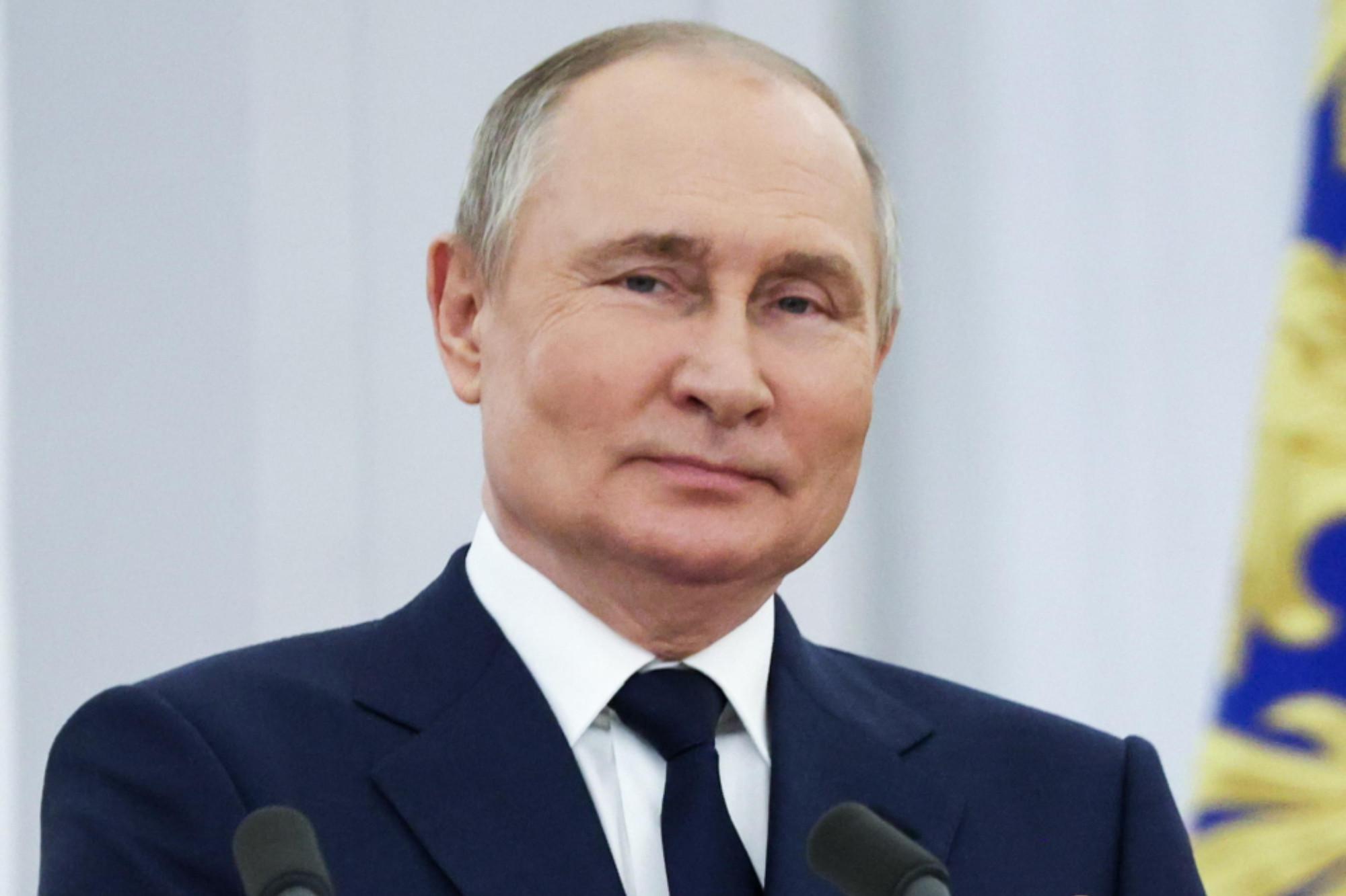 Ucraina, media: figlia di Putin legata a ballerino di nome Zelensky