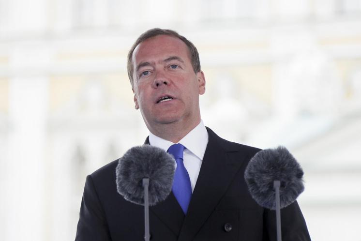 Ucraina, Medvedev attacca la Nato: "E' un organizzazione criminale"