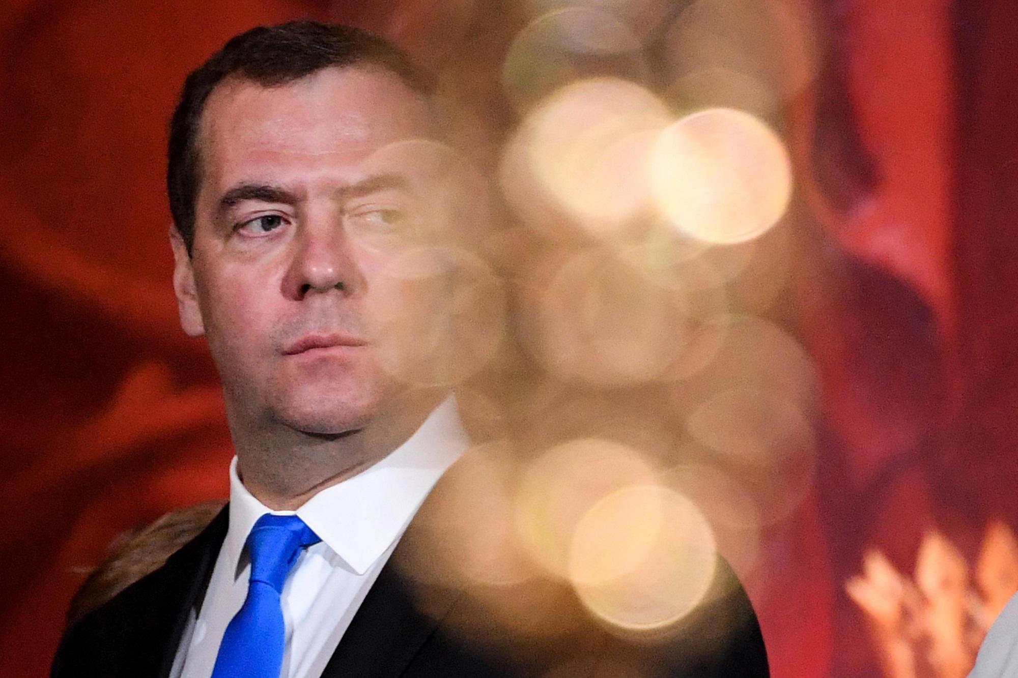 Ucraina, Medvedev minaccia: "Rischio guerra nucleare se Russia sconfitta"