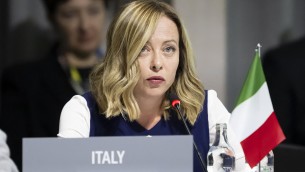 Ucraina, Meloni a Zelensky: "Puoi contare su di noi per tutto il tempo necessario"
