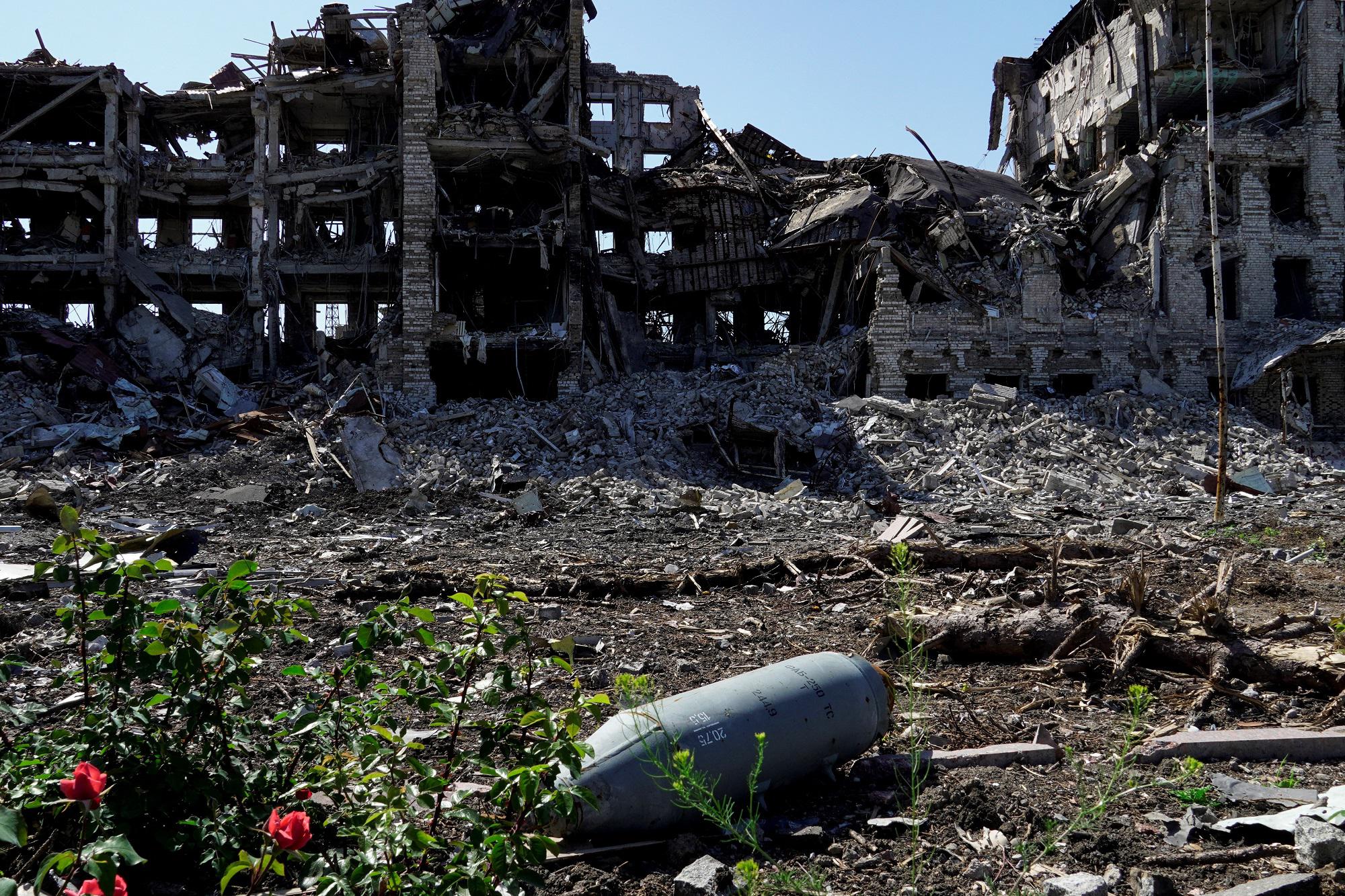 Ucraina, Nato: "Guerra potrebbe durare anni"