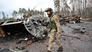 Ucraina, Nato: "Il Golia russo sta vacillando, aumentare sforzi"