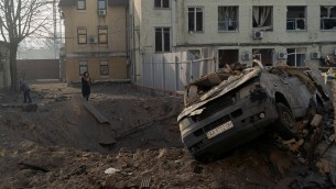 Ucraina, nuovi attacchi Russia: minaccia di Trump non ferma i raid