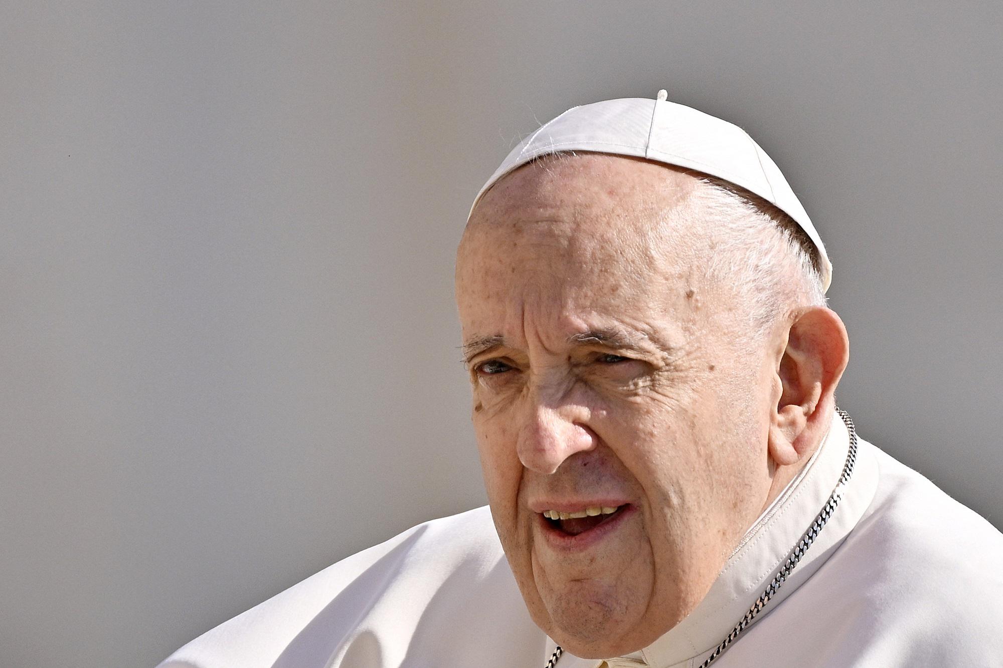 Ucraina, nuovo appello del Papa: "Non si porti umanità a rovina"