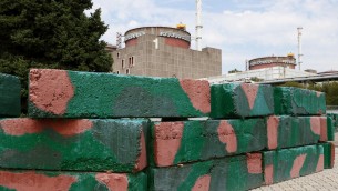 Ucraina, ondata di raid Russia: centrale Zaporizhzhia a rischio blackout