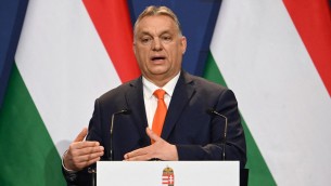 Ucraina, Orbán: "Invio tank è partecipazione diretta, Ungheria non è in guerra con nessuno"
