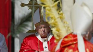 Ucraina, Papa: "Nella follia della guerra si torna a crocifiggere Cristo"