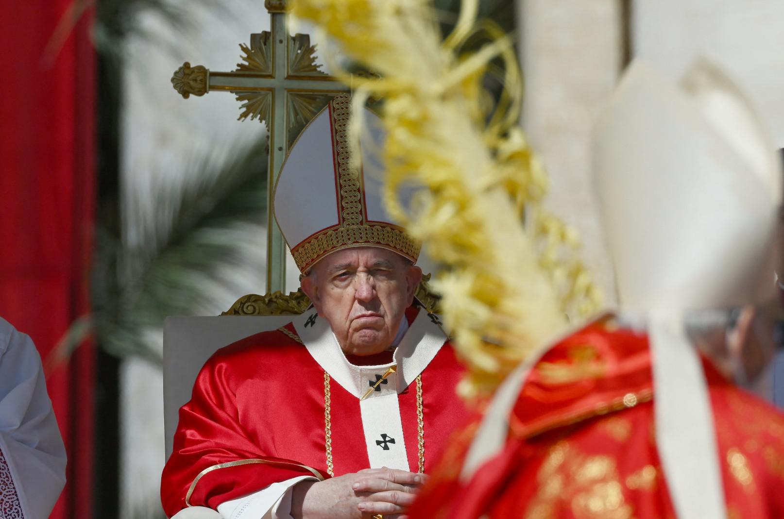 Ucraina, Papa: "Nella follia della guerra si torna a crocifiggere Cristo"
