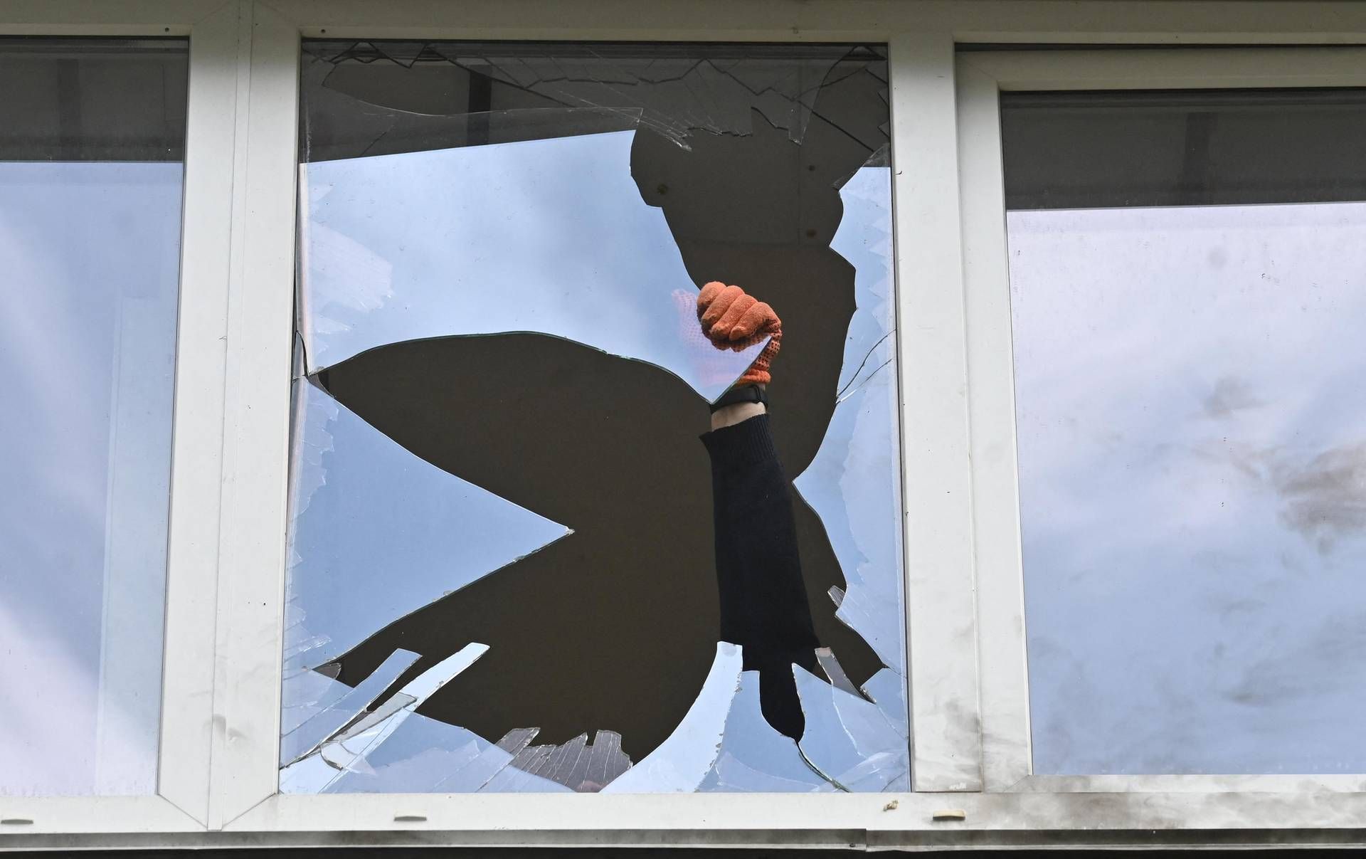 Ucraina, raid russi nella notte: almeno nove vittime tra cui quattro bambini