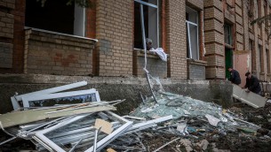 Ucraina, Russia bombarda centro di Kupyansk: un morto e 10 feriti