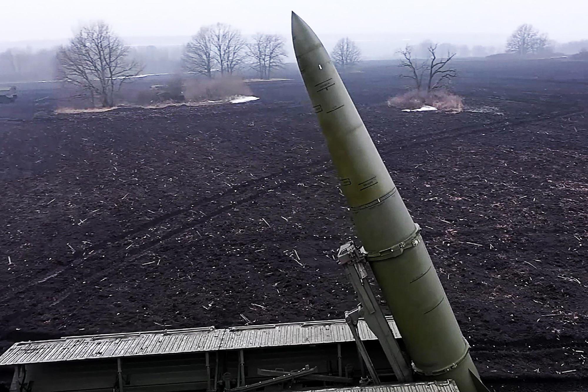 Ucraina: "Russia dispiega missili Iskander e S-400 in Bielorussia"