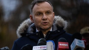 Ucraina-Russia, falso Macron telefonò a Duda la notte del missile in Polonia