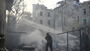 Ucraina, Russia lancia 60 droni: morti e feriti tra i civili in attacchi