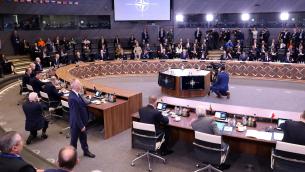 Ucraina-Russia, Nato: "Putin fermi guerra e ritiri forze militari"