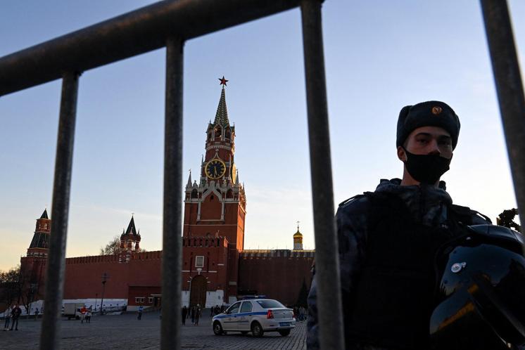 Ucraina, Russia: "Negoziati ci saranno, tempi dipendono da Usa ed Europa"