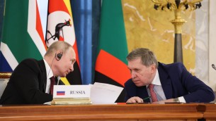Ucraina-Russia, Ushakov vede di nuovo Zuppi: "Attesa per nuove proposte dal Papa"