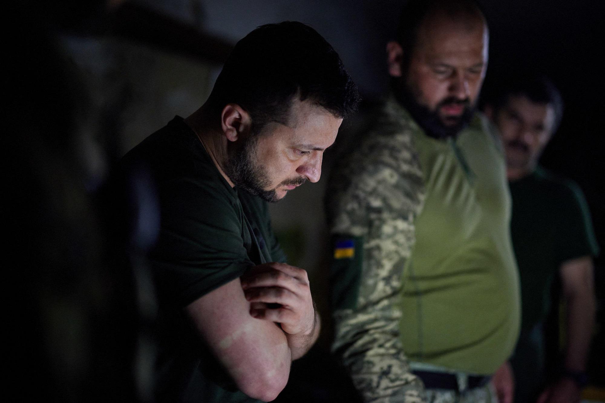 Ucraina-Russia, Zelensky: "Follia comandanti russi a Bakhmut"