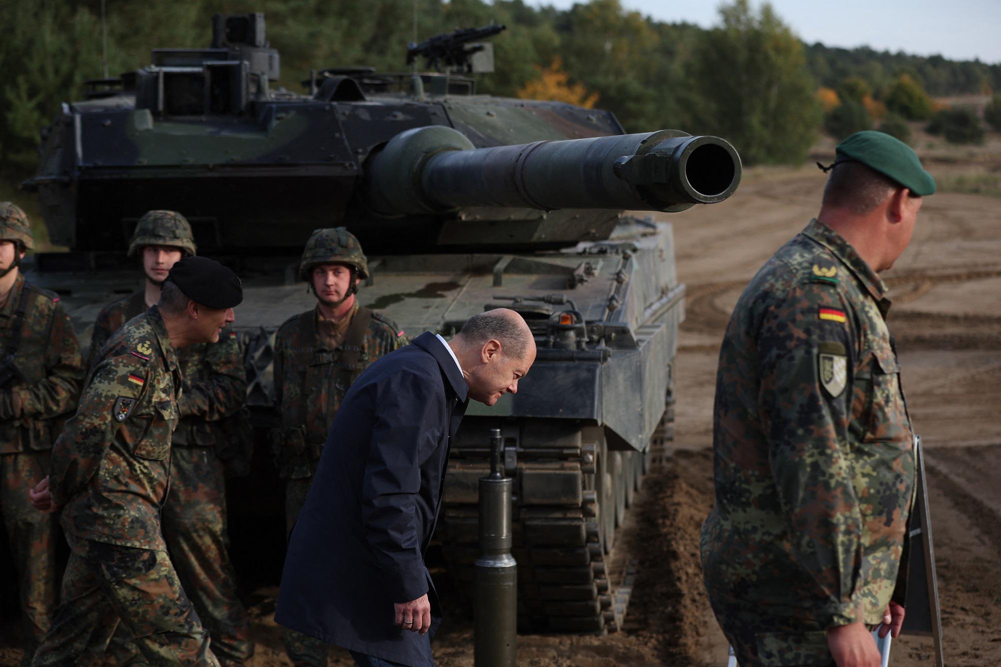 Ucraina, Scholz: "Parlerò con Putin, tocca a lui mettere fine a guerra"