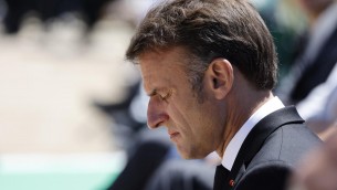 Ucraina, soldati Francia in guerra? Macron ora frena: "Non domani"