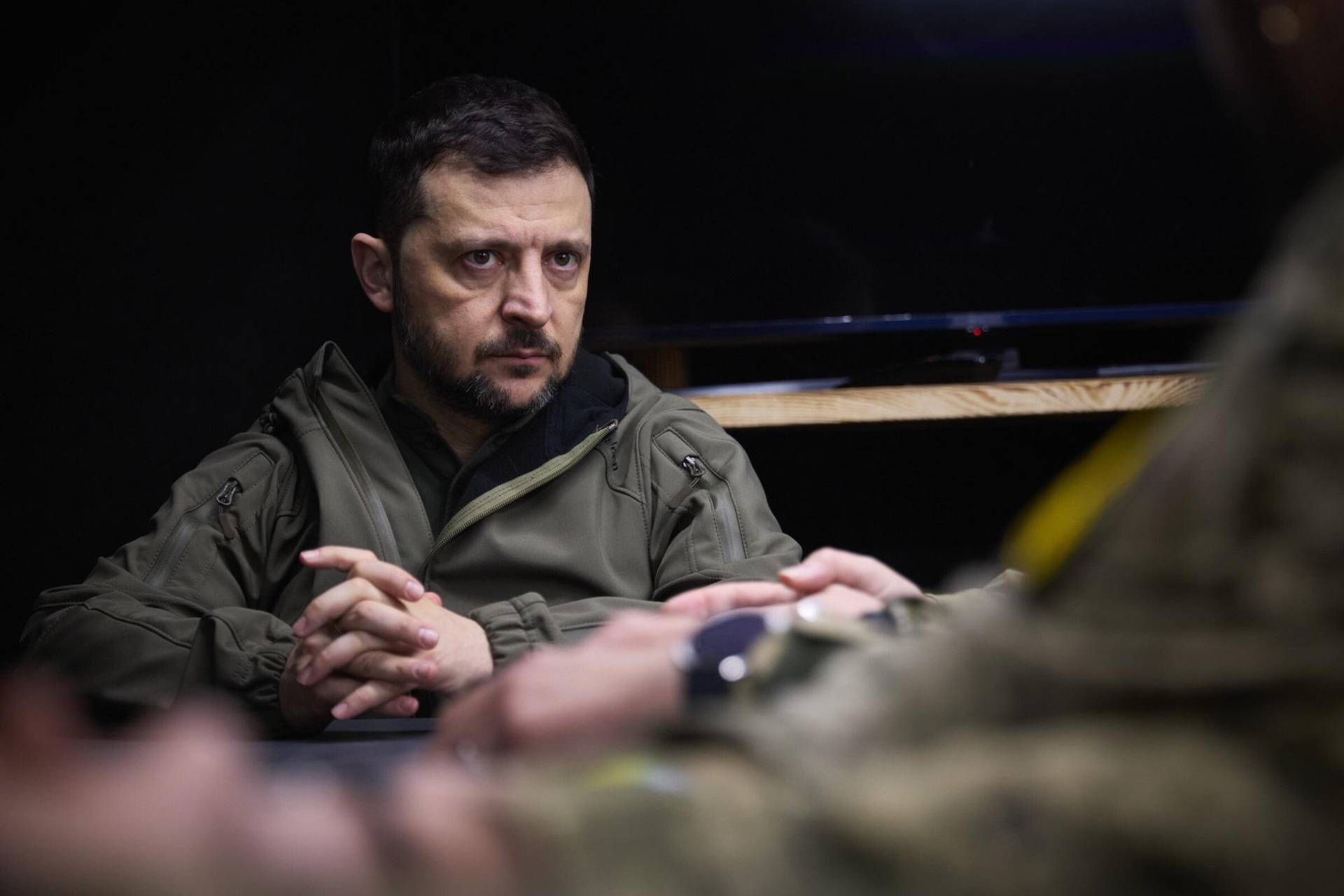 Ucraina sotto attacco, Zelensky denuncia il silenzio Usa: "Incoraggia Putin"