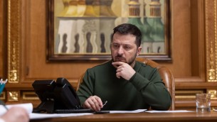 Ucraina, sventato piano per omicidio Zelensky: "Mosca voleva rapirlo e ucciderlo"