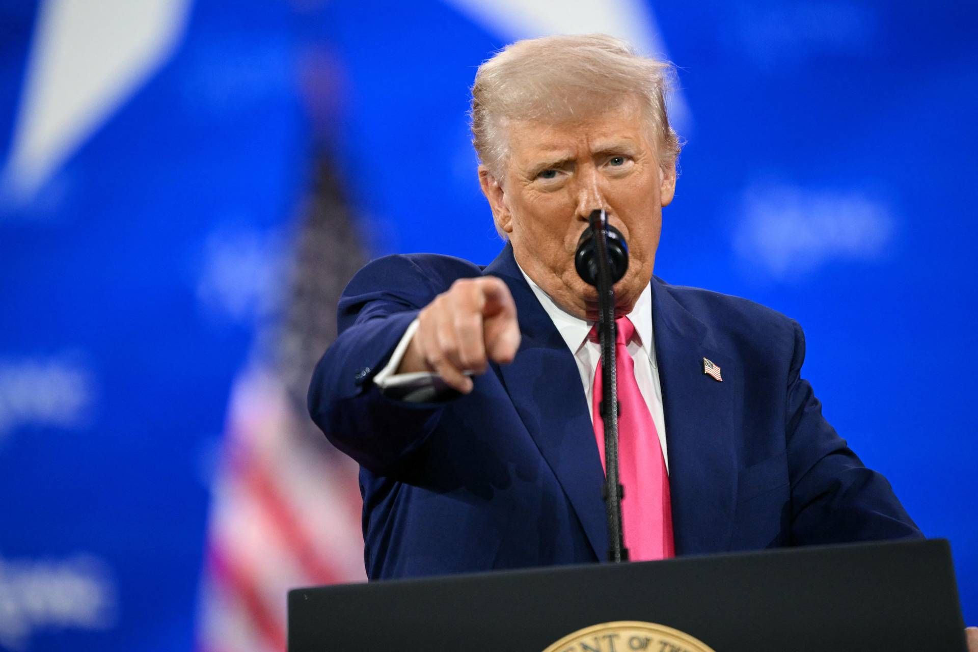 Ucraina, Trump: "Terre rare o petrolio in cambio dei soldi messi dagli Usa"