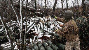 Ucraina, Ue stanzia 500 milioni per aumentare produzione munizioni