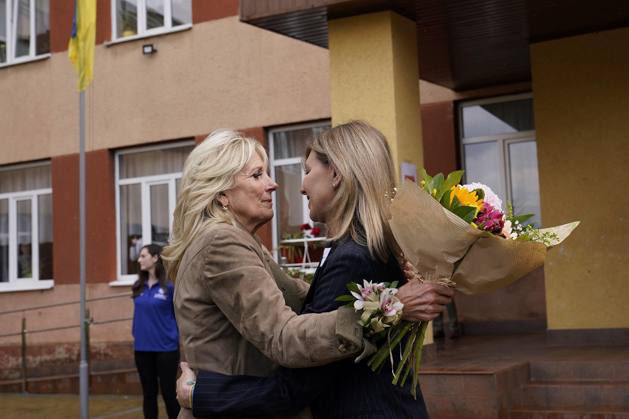 Ucraina, visita a sorpresa di Jill Biden e Trudeau