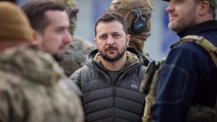 Ucraina, Zelensky: "9 anni fa aggressione Crimea, riprendendola avremo pace"