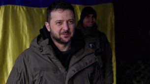 Ucraina, Zelensky al fronte a Bakhmut