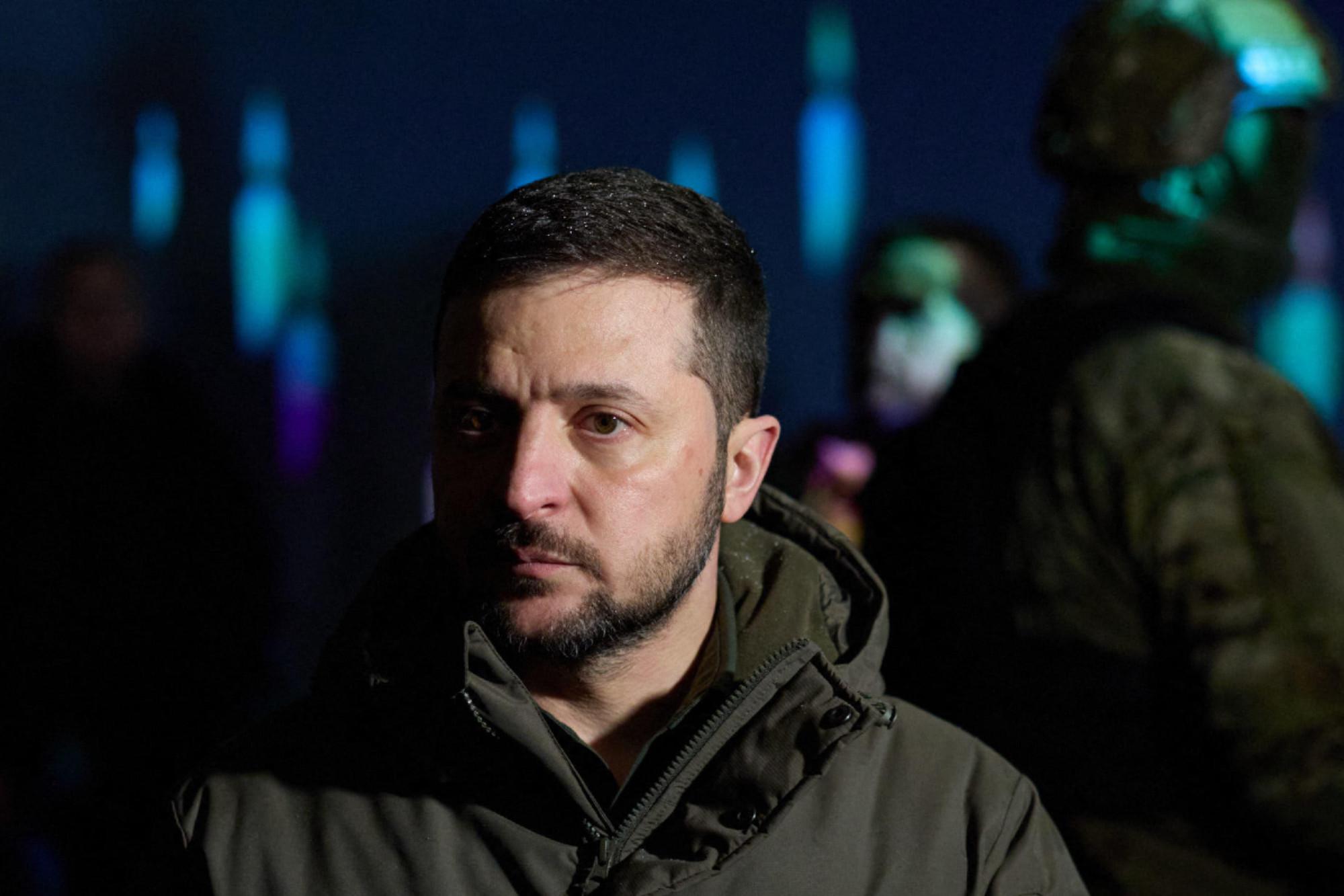 Ucraina, Zelensky alle forze armate: "Orgoglioso di voi"