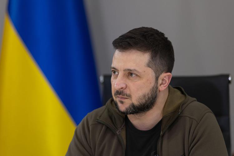 Ucraina, Zelensky: "Colloquio con Draghi, grato all'Italia"