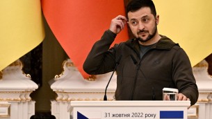 Ucraina, Zelensky: "Giorgia Meloni verrà presto, ci sostiene"