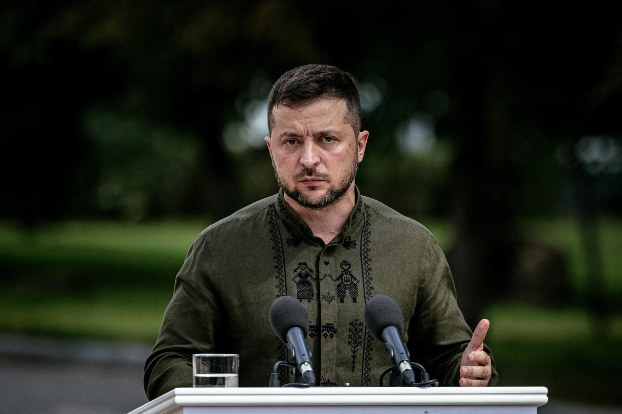 Ucraina, Zelensky: "Non andrò al G20 se c'è Putin"
