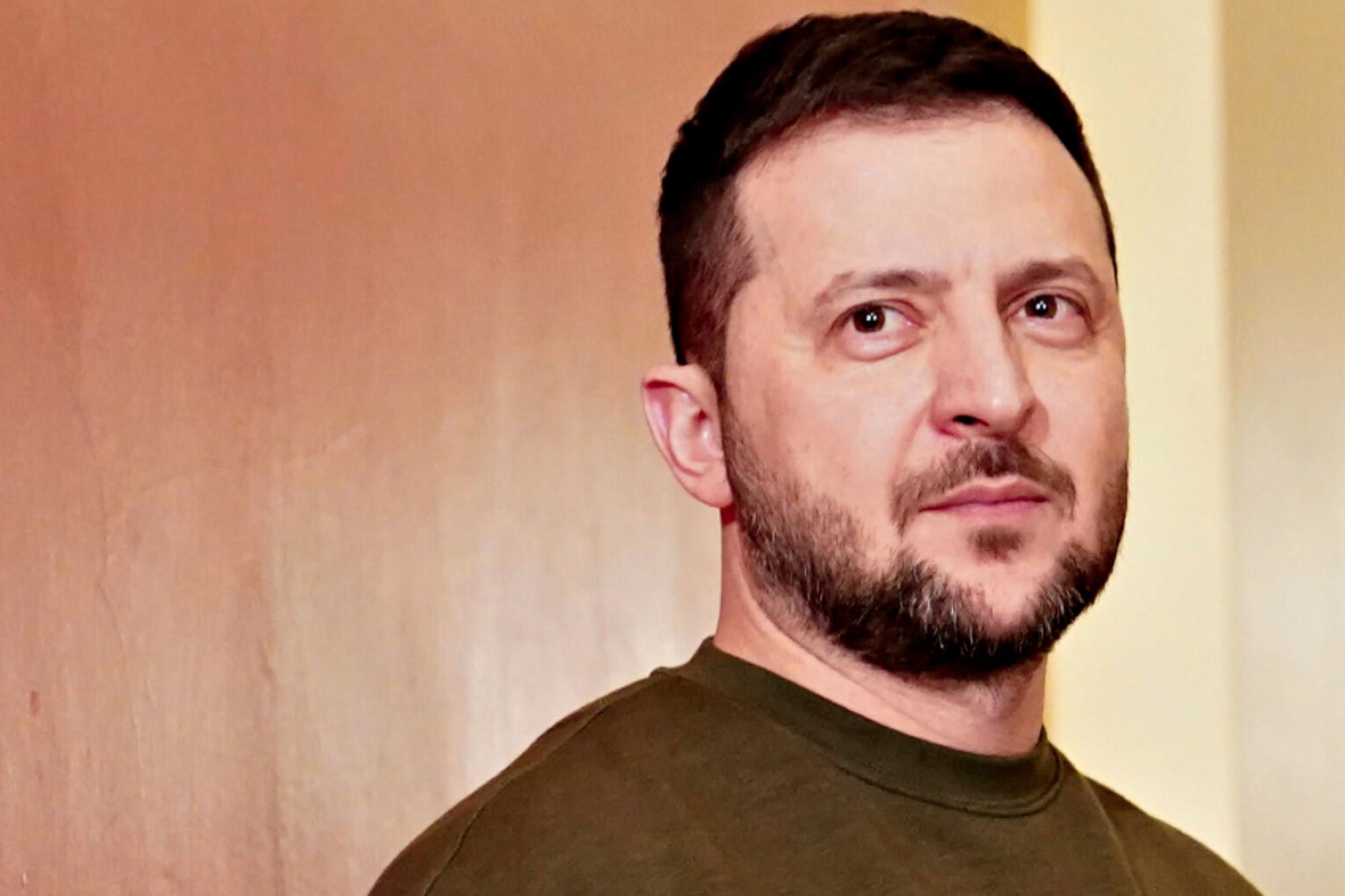 Ucraina, Zelensky: "Nuove armi da Usa: carri, missili e droni"