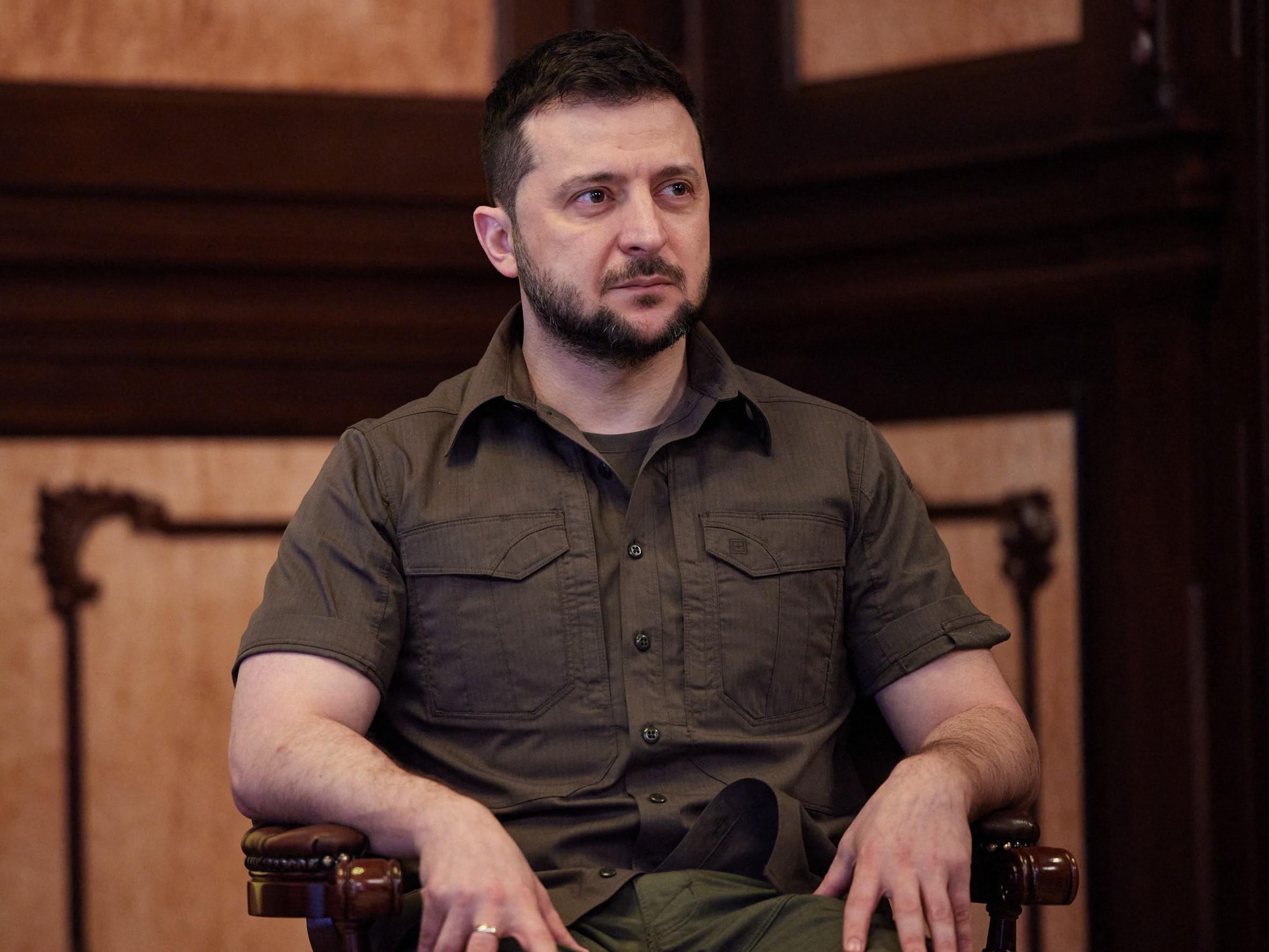 Ucraina, Zelensky: "Prepararsi a possibilità che Putin usi armi nucleari"
