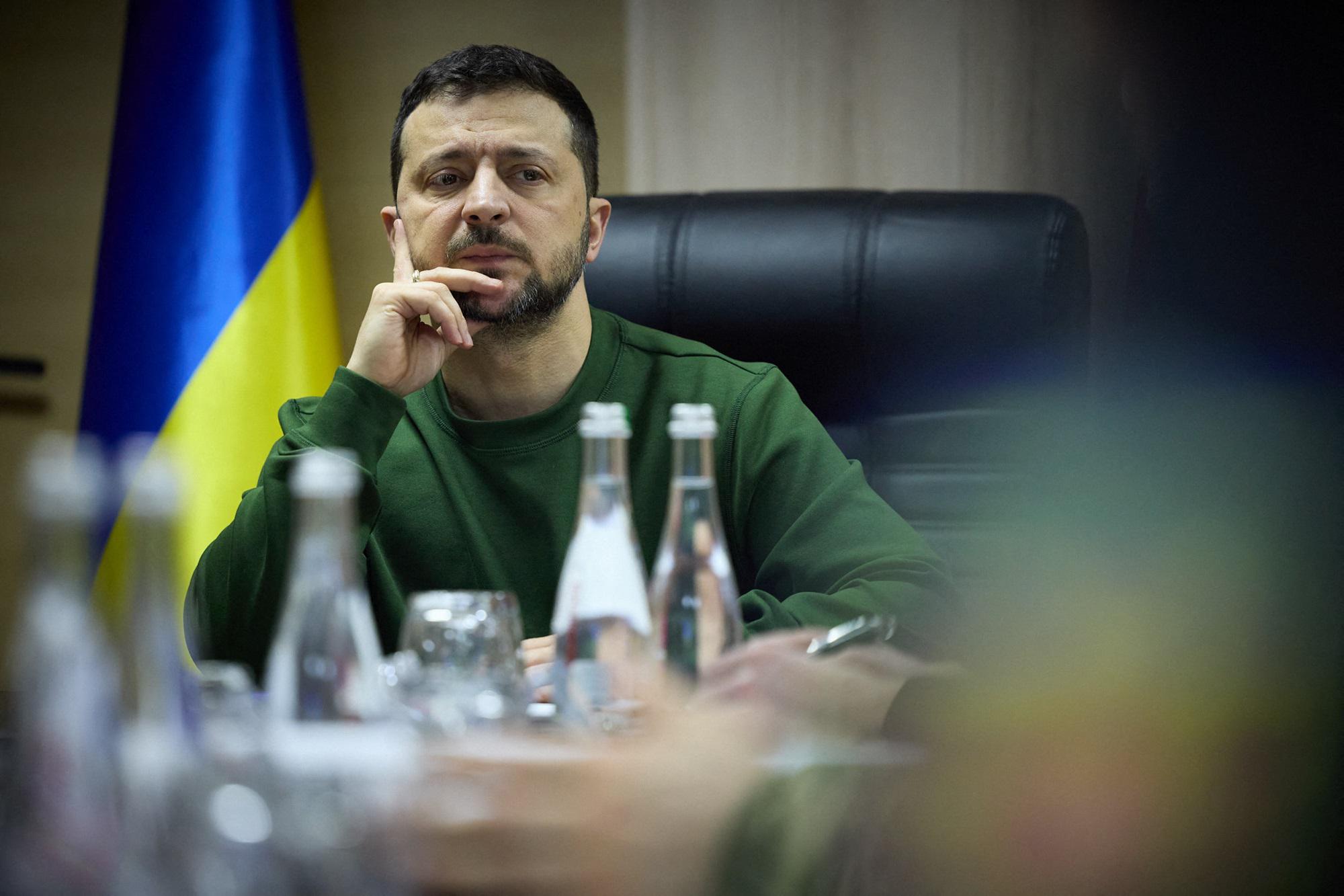 Ucraina, Zelensky pressa la Nato: "Decidete se siamo alleati"