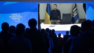 Ucraina, Zelensky: "Putin? Non capisco bene se è vivo"