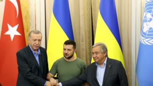 Ucraina, Zelensky: "Visita Erdogan messaggio potente di sostegno"