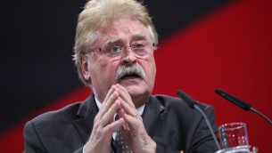 Ue, Brok (Ppe): "Salvini fuori da centrodestra democratico, Meloni fa politica moderata"