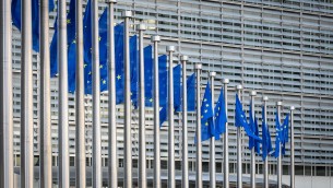 Ue lancia pacchetto anticorruzione: direttiva e nuovo regime sanzioni
