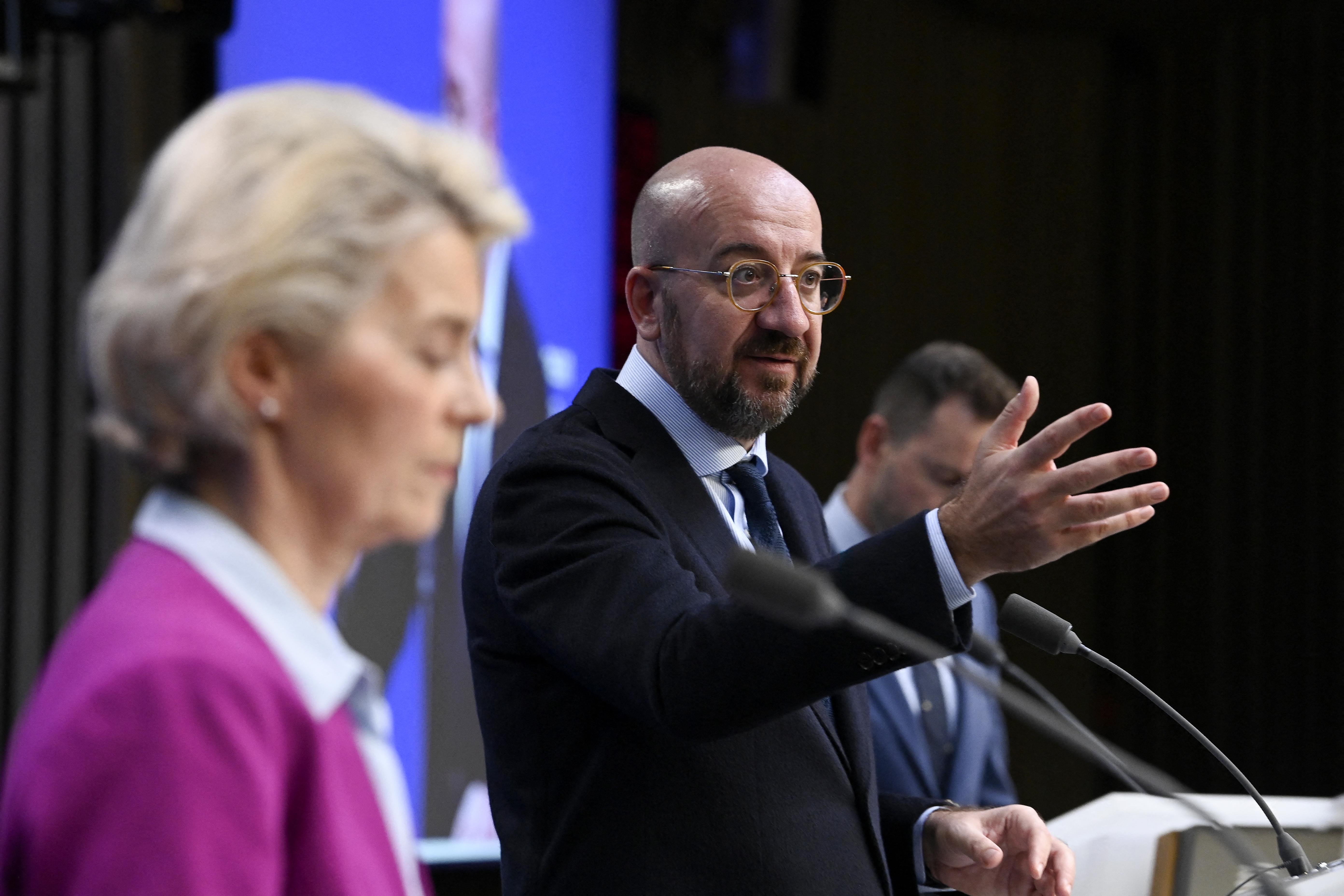Ue, Michel e von der Leyen separati in casa