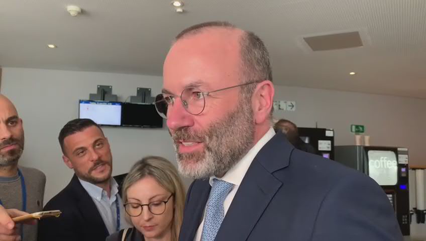 Ue, Weber: "Von der Leyen solida, serve stabilità" - Video