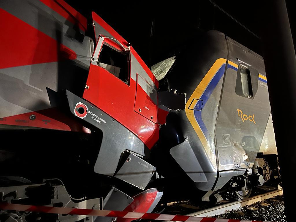 Urto tra due treni nel Ravennate, Trenitalia: "6 contusi lievi"