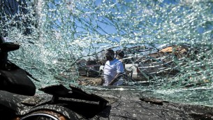 Usa, 50 tornado in otto Stati: il bilancio dei morti sale a 26